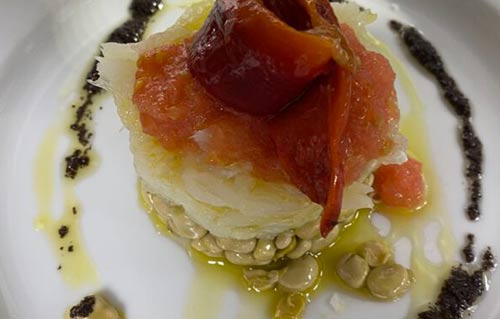 Salade de fèves tendres à la morue au Restaurant Ca L&amp;#39;Estevet, cuisine catalane de saison à Barcelone