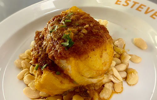 Morue à la llauna frite et passée au four au Restaurant Ca L'Estevet, cuisine catalane traditionnelle à Barcelone