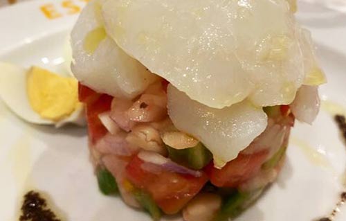 Empedrat de haricots et morue au Restaurant Ca L'Estevet, salade catalane traditionnelle à Barcelone