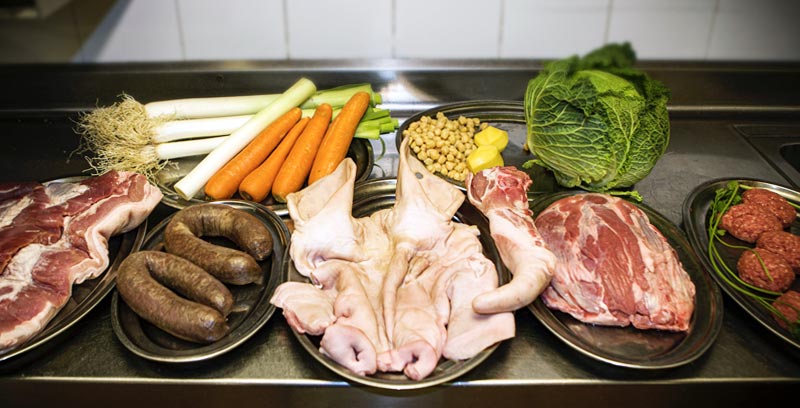 Imatge dels ingredients per preparar l'Escudella i Carn d'olla del Restaurant Ca L'Estevet de Barcelona