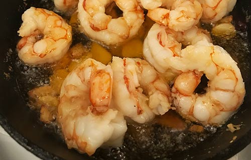 Crevettes roses à l&amp;#39;ail au Restaurant Ca L&amp;#39;Estevet, cuisine catalane de marché à Barcelone